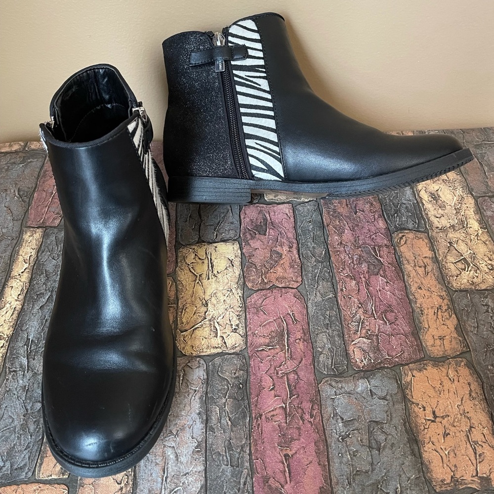Kenneth Cole Ankle Boots